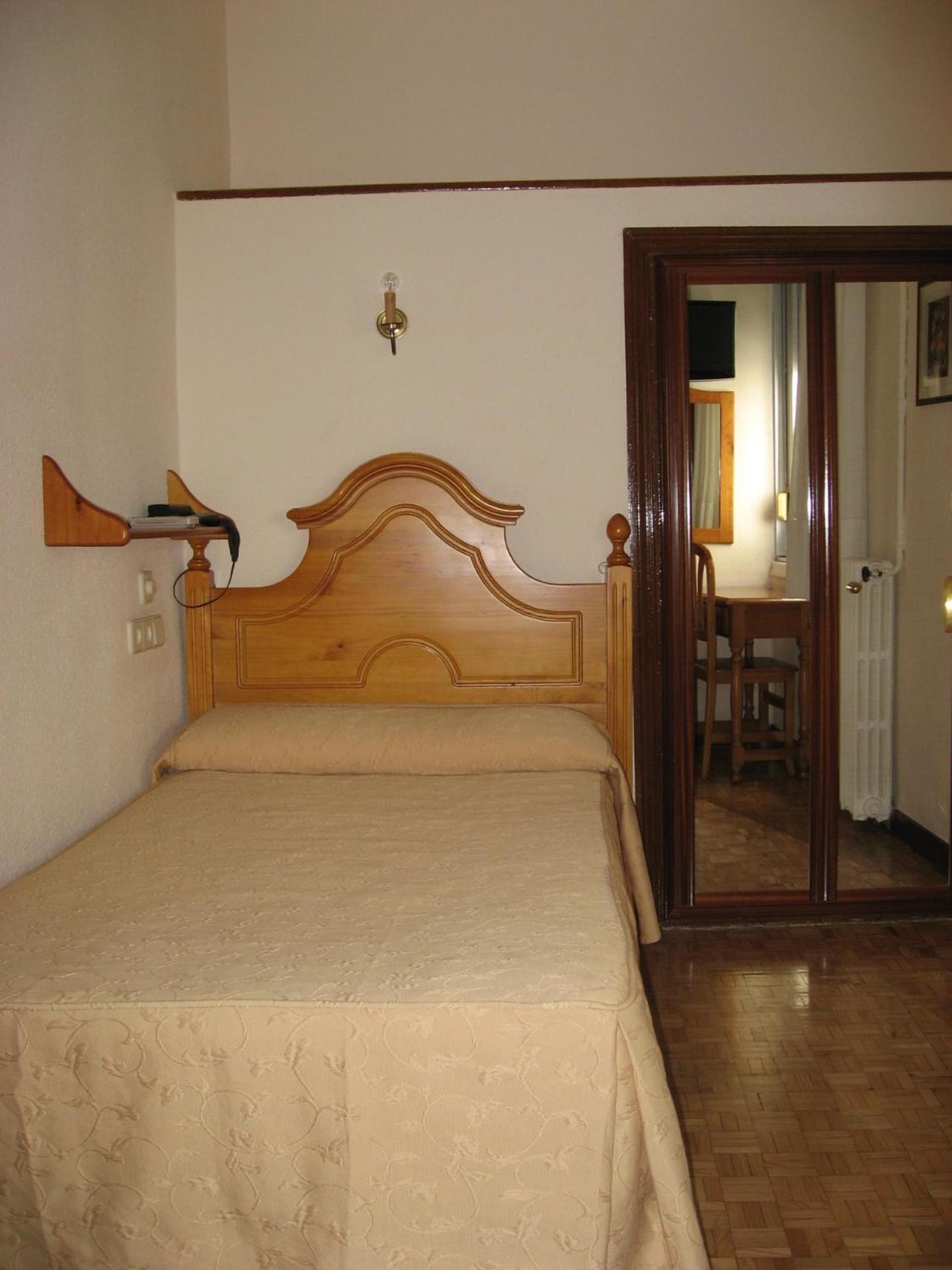 Hostal Maria Cristina Мадрид Екстер'єр фото