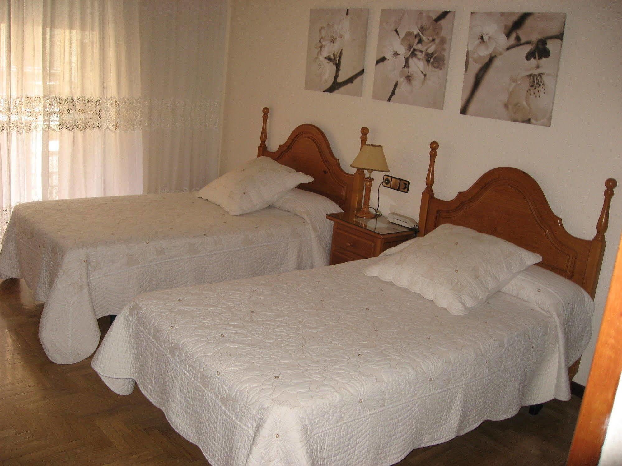 Hostal Maria Cristina Мадрид Екстер'єр фото