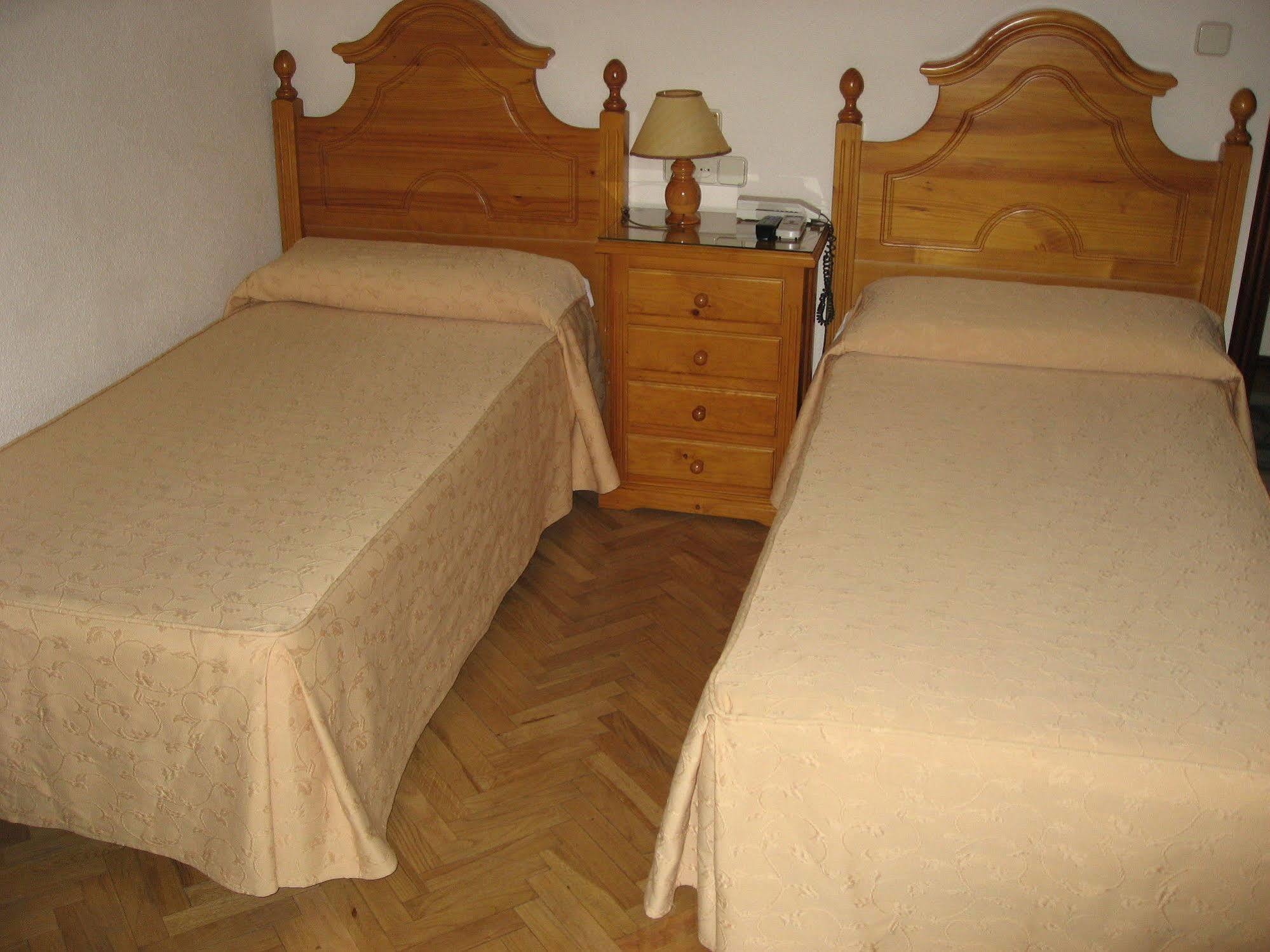 Hostal Maria Cristina Мадрид Екстер'єр фото